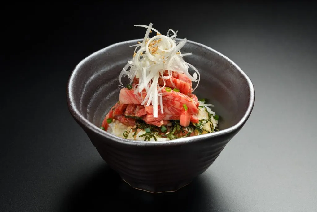 生肉ユッケ提供店