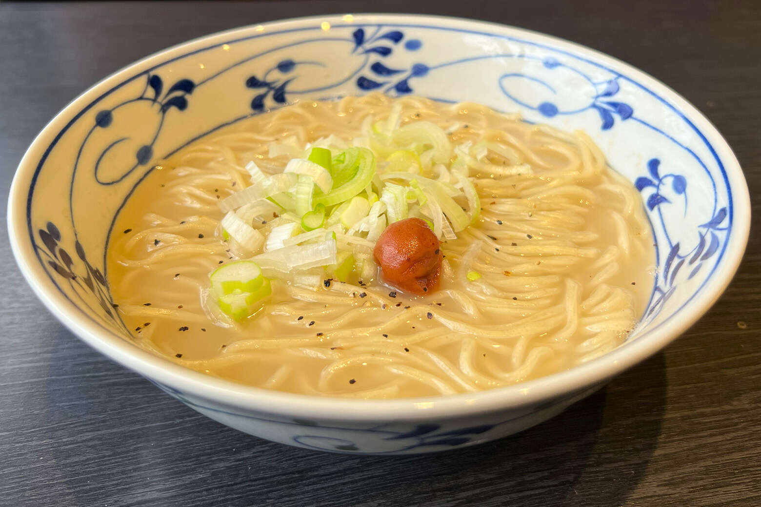 焼肉屋の牛骨ラーメン