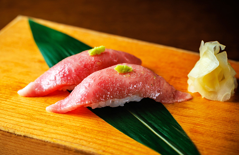 仙台牛炙り大トロ握り寿司。極上の口溶けを堪能