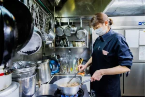 キッチンスタッフ